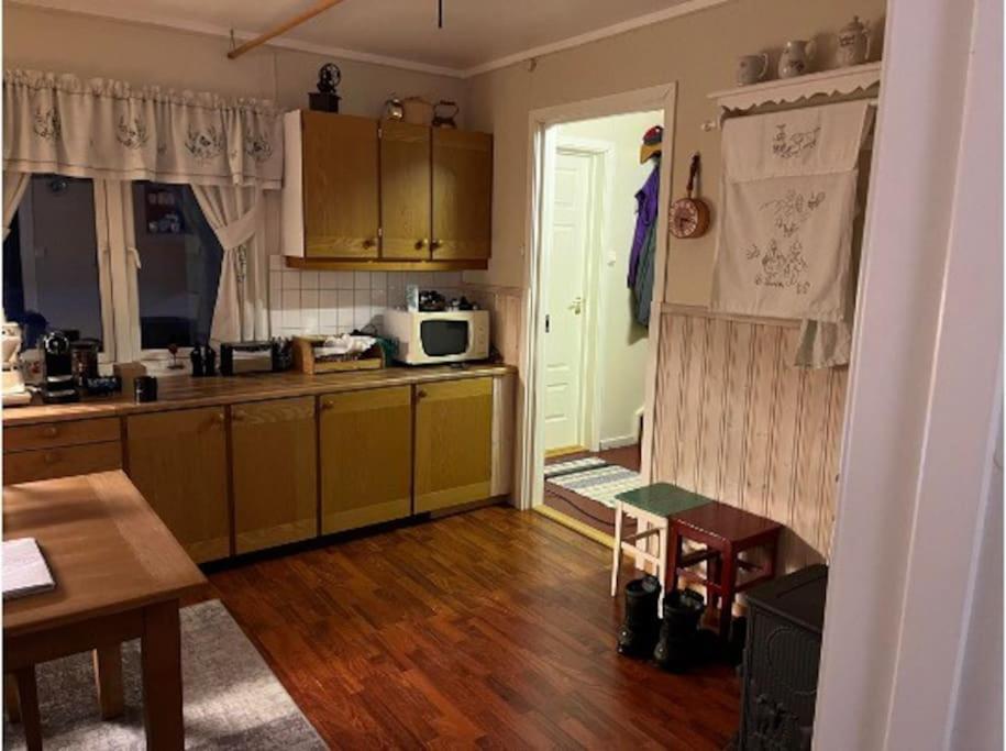 Nydelig Smabruk Med Hus Og Fjos Og Badstu Ferienhaus Gratangen