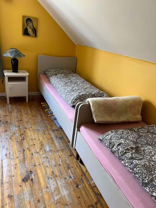 Nydelig Smabruk Med Hus Og Fjos Og Badstu