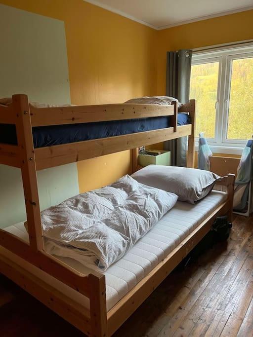 Nydelig Smabruk Med Hus Og Fjos Og Badstu *